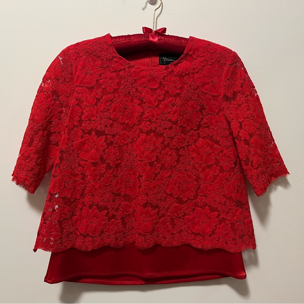 St. John Couture lace top with scoop neck. Bright red. Sz 2
